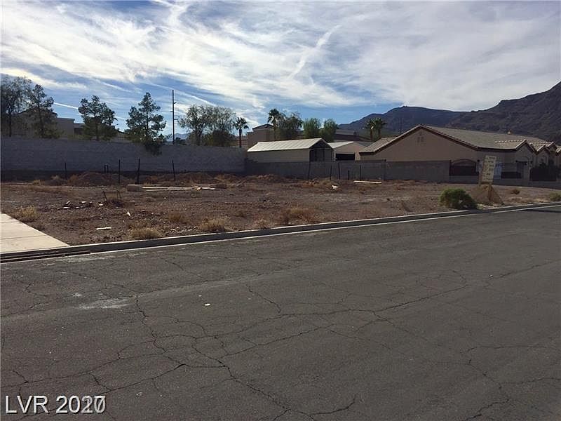 1st image of 211 E Chaparral Dr