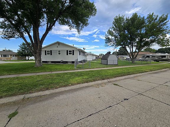 3rd image of 1109 Rose Ln