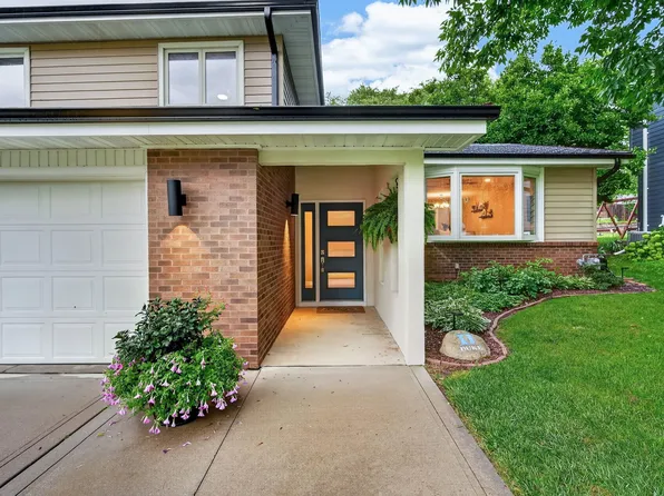 3509 Boulder Dr, West Des Moines, IA 50265