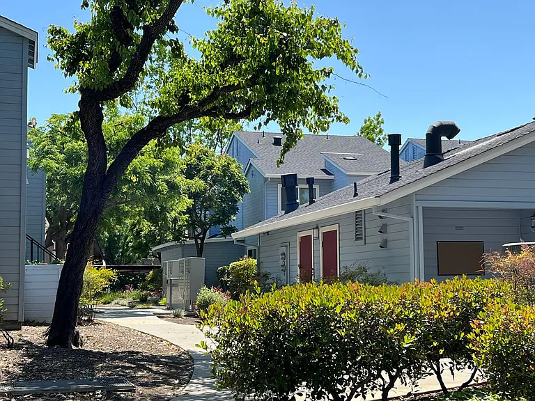 Windemere Apartments — Photo 37