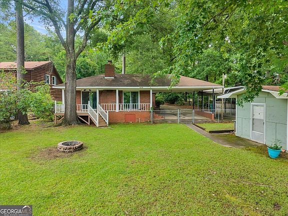 3rd image of 329 Edgewater Dr