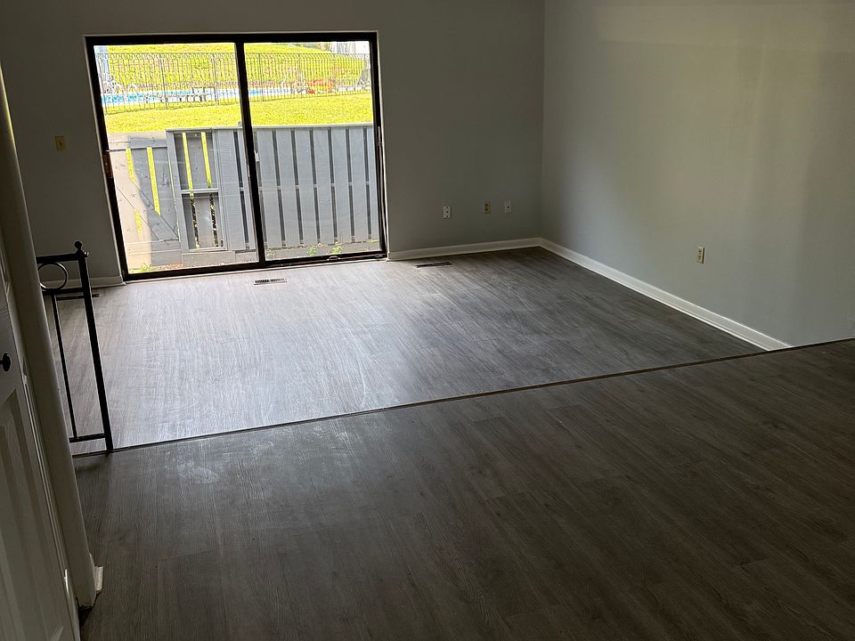 1st image of 75 Scott Dr