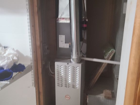 4th image of 1217 Cedarwood Dr Unit B