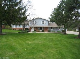 1331 Bell Rd, Chagrin Falls, OH 44022