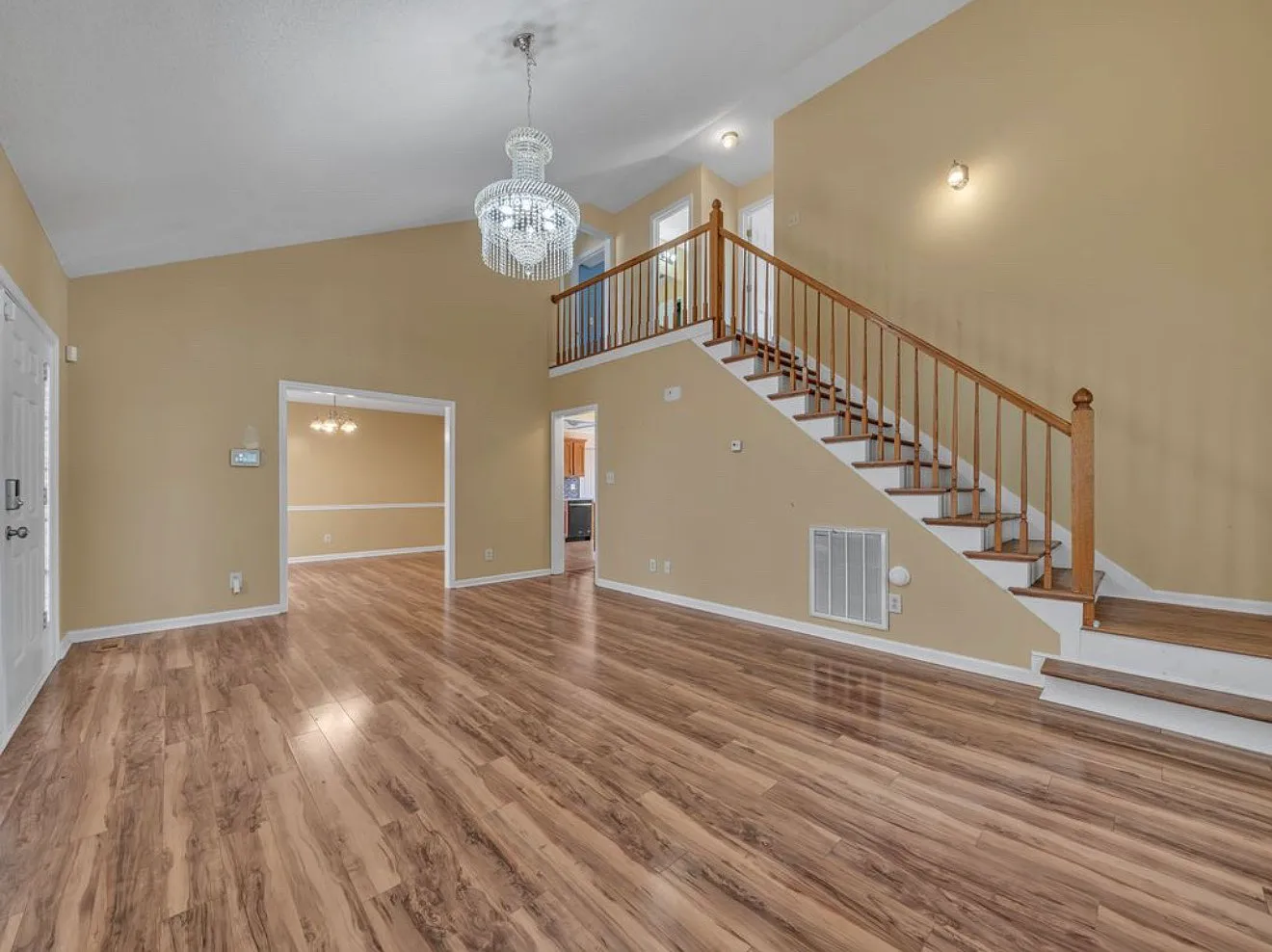 4 bed, 2484 sqft, $2,200 — Photo 3