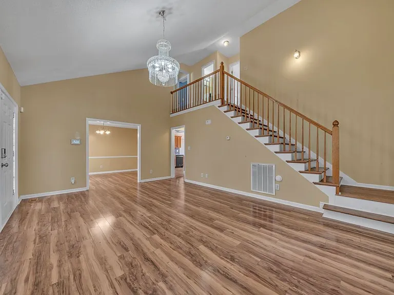 1325 Sunfield Dr — Photo 3