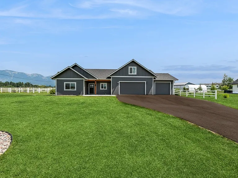 501 Wheatland Ln — Photo 3