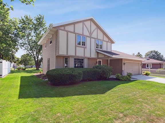 2nd image of 3910 Brunswick Ln