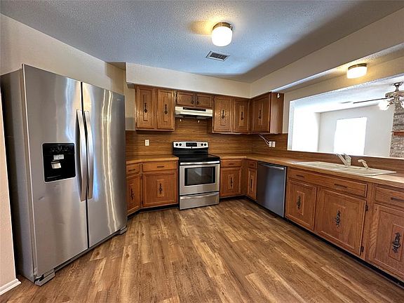 3rd image of 1047 Private Road 3022