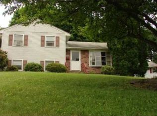 25 Clarkview Rd, New Windsor, NY 12553