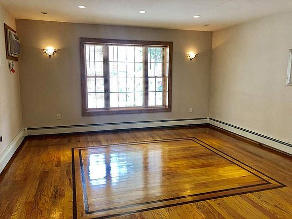 4th image of 3254 36th St APT 1