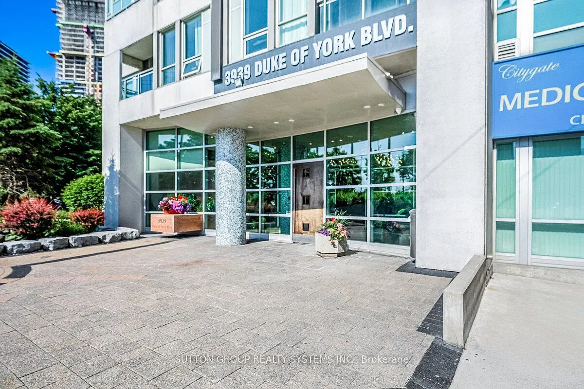 City Gate Condos — Photo 2