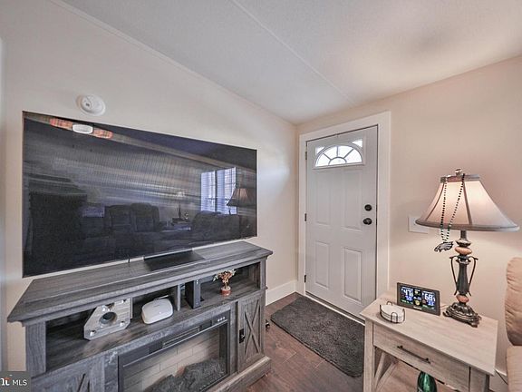 5th image of 1215 Blue Mountain Cir