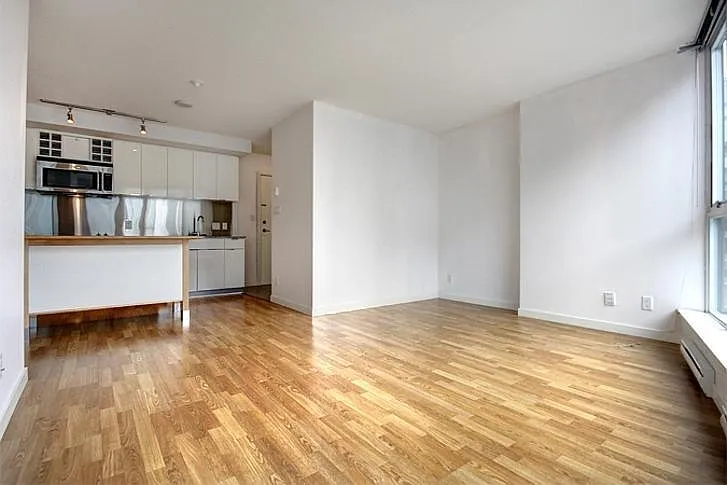 233 Robson St #2710 — Photo 8