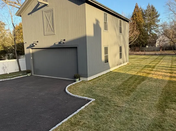 66 Kings Hwy N, Westport, CT 06880