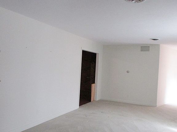 2nd image of 219 Justin Ln