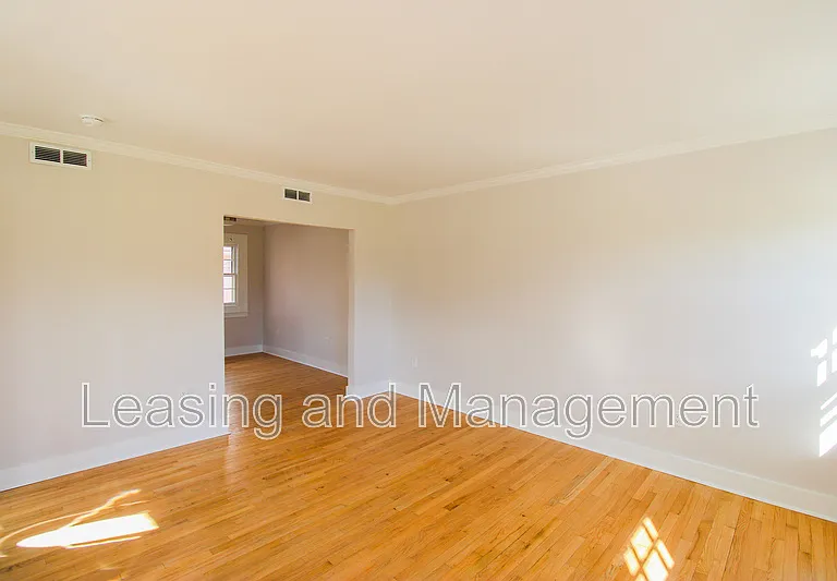 25 Ashley Ave — Photo 4