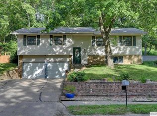 810 Kohl Rd, Bellevue, NE 68005