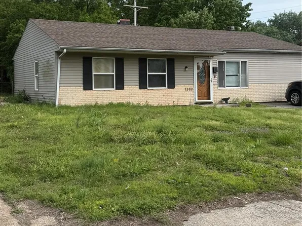 1102 Saint Clement Dr, Cahokia, IL 62206