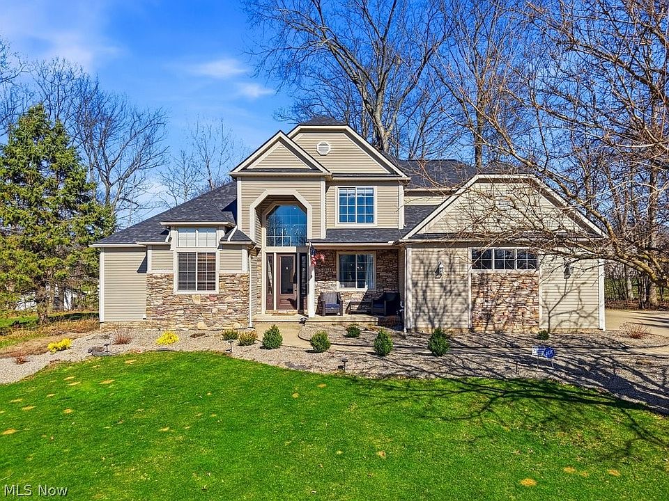 1st image of 8466 Cliffview Cir