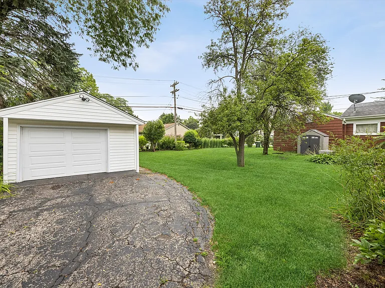 805 N Mitchell Ave — Photo 13