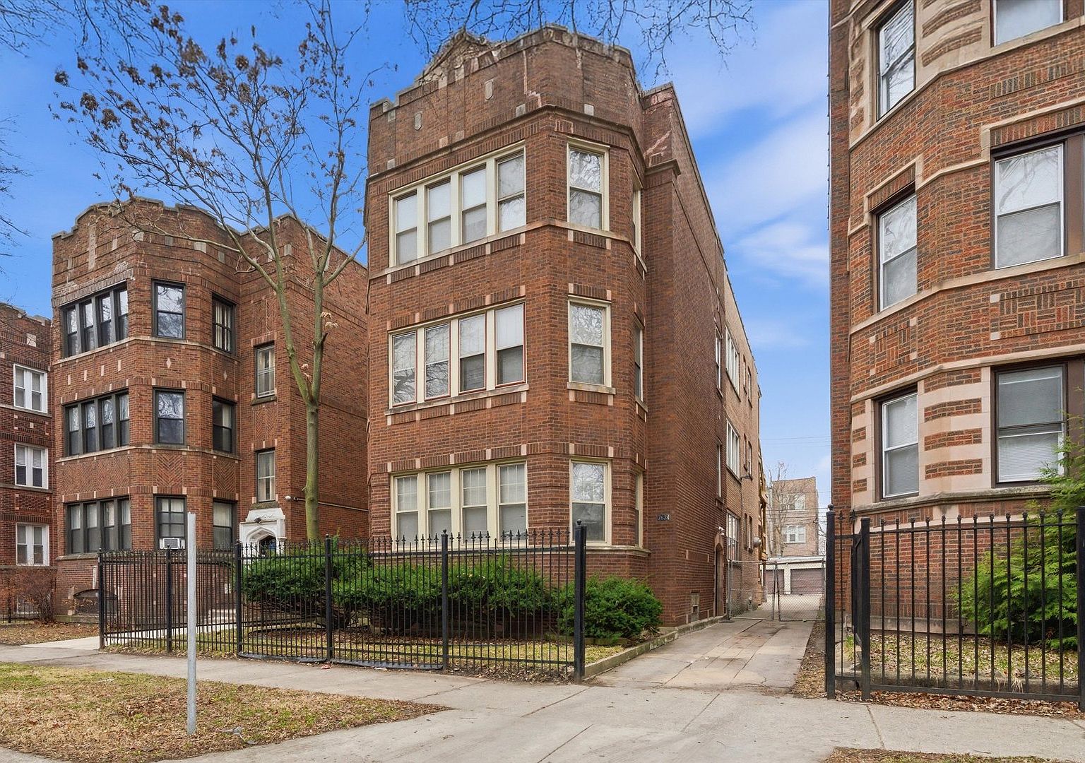 7634 S Phillips Ave, Chicago, IL 60649 | MLS #12595854 | Zillow