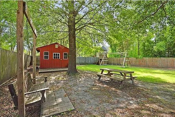 3rd image of 132 James Rd