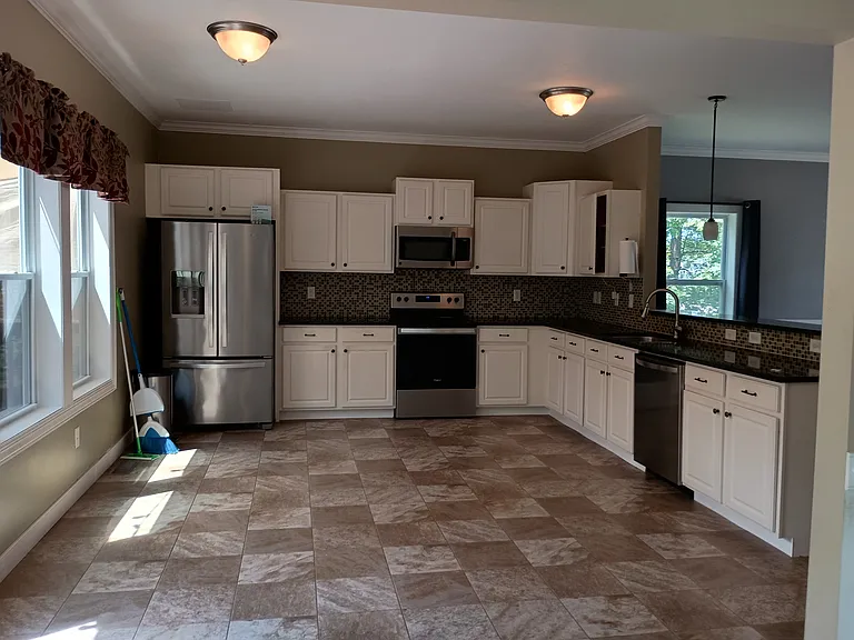 2211 Colbert Dr — Photo 7