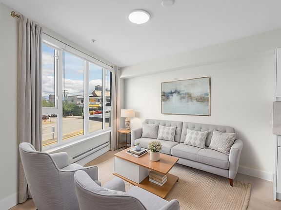 4th image of 3050 Kingsway #207