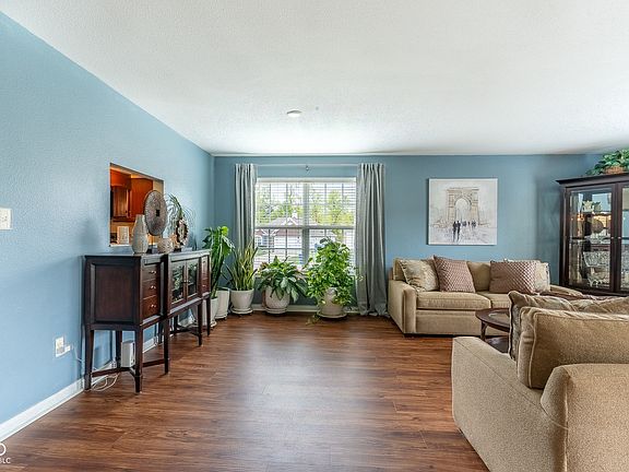 3rd image of 1829 Ernest Dr