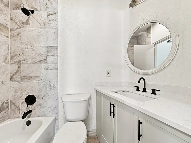 2207 Lancaster Gate Cv — Photo 13