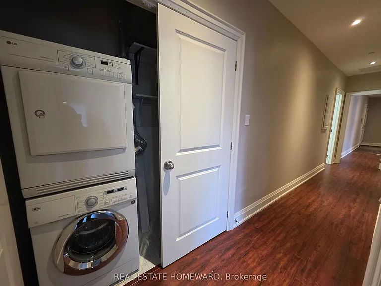 425 Queen St E #A — Photo 10
