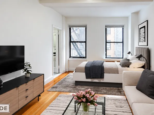 140 East 46th Street image 1 of 9