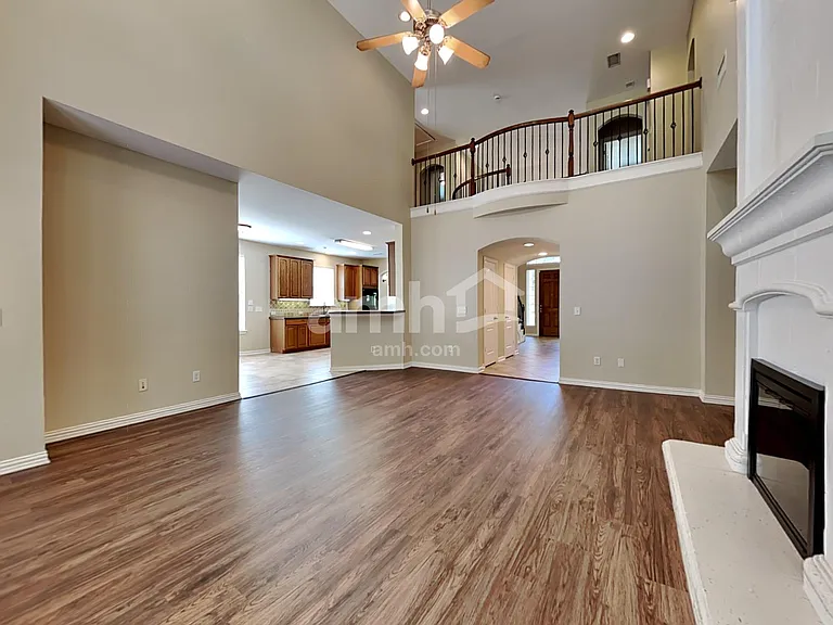 1245 Potter Ave — Photo 7