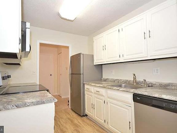 5th image of 5300 Columbia Pike APT 805