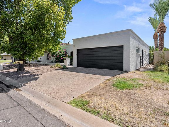 5th image of 8143 N ROYAL PALM Circle