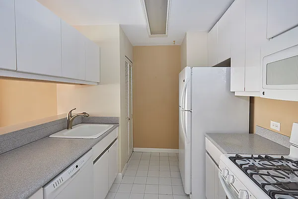 Rented by Brown Harris Stevens | media 6