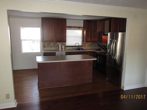 3rd image of 8810 Normandy Blvd