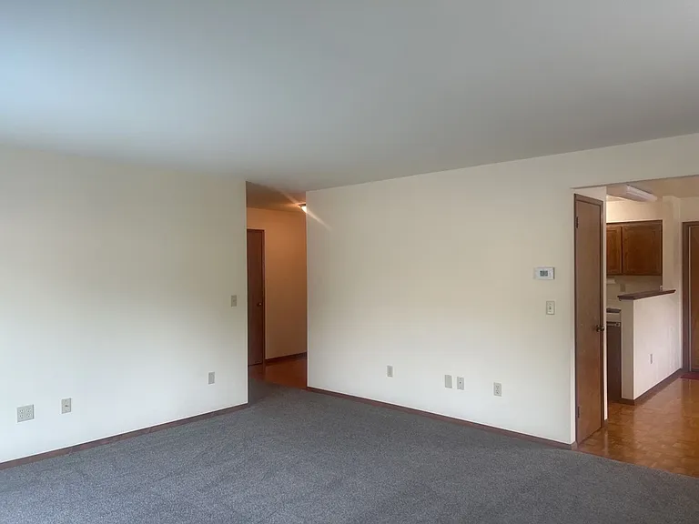 2149 Woodcrest Ct — Photo 16
