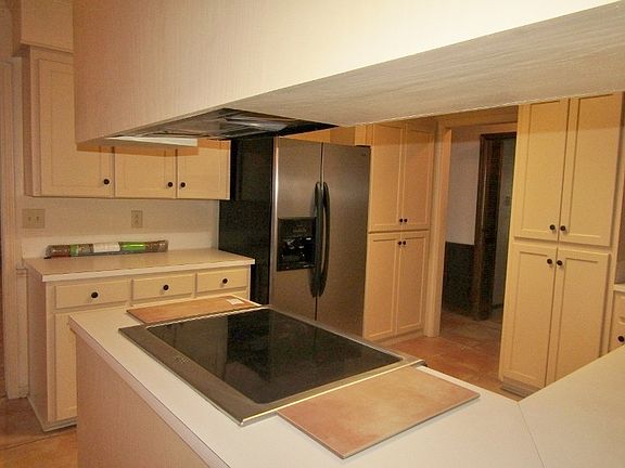 5th image of 100 W Bonaire Dr