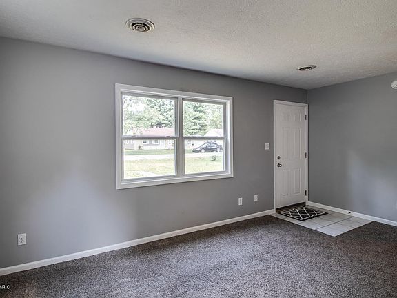 4th image of 120 Adaline Ave