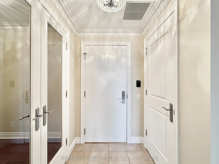 10101 N Yonge St #408 — Photo 22