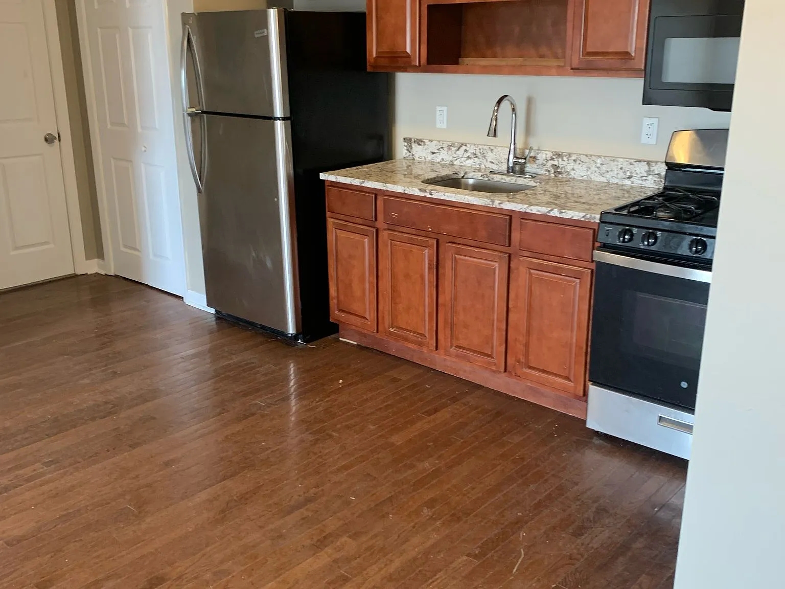 2 bed, $1,975 — Photo 1