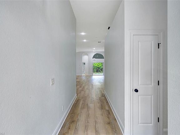 5th image of 7052 Timberland Cir