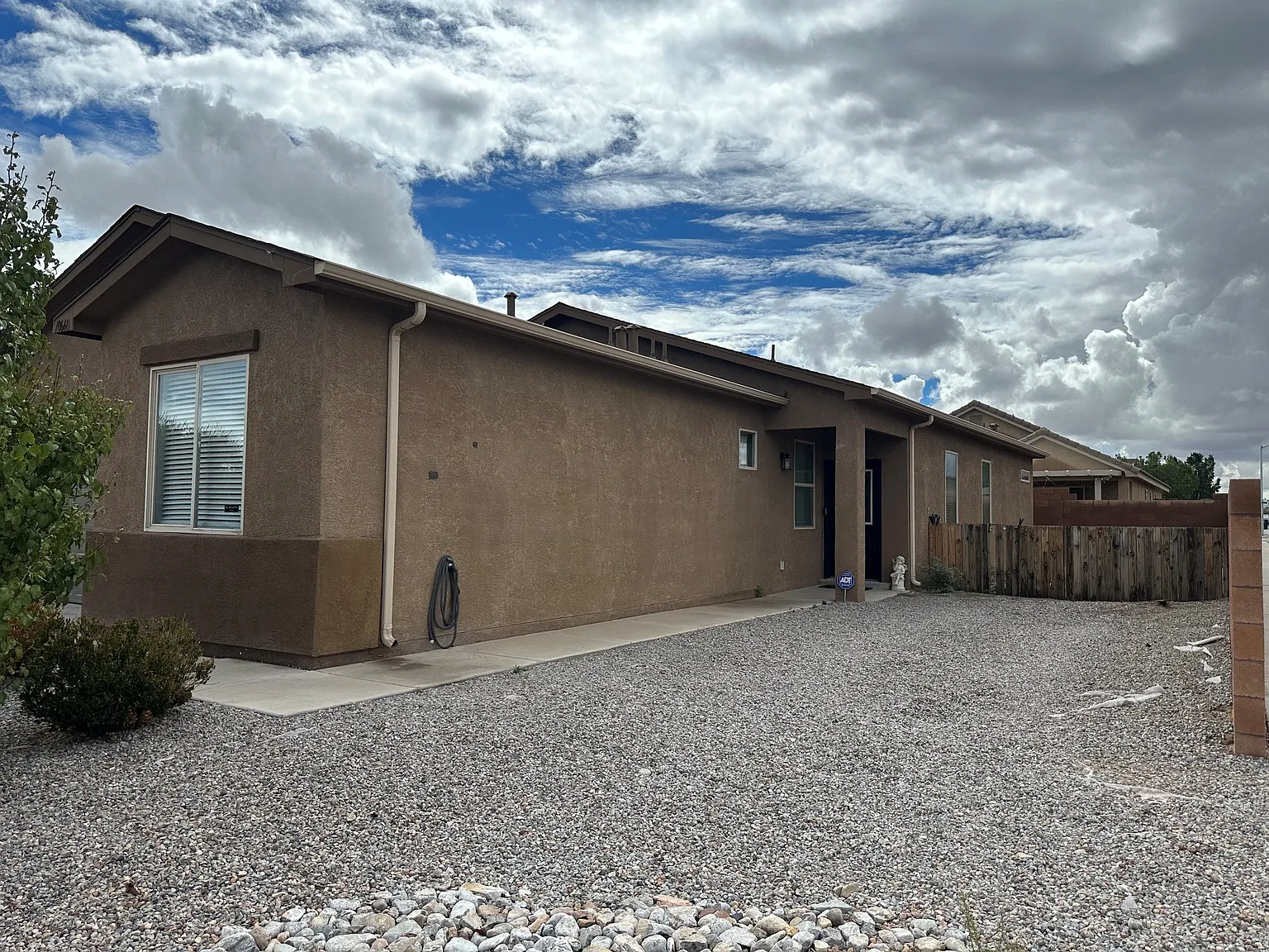 4 bed, 1722 sqft, $2,000 — Photo 3