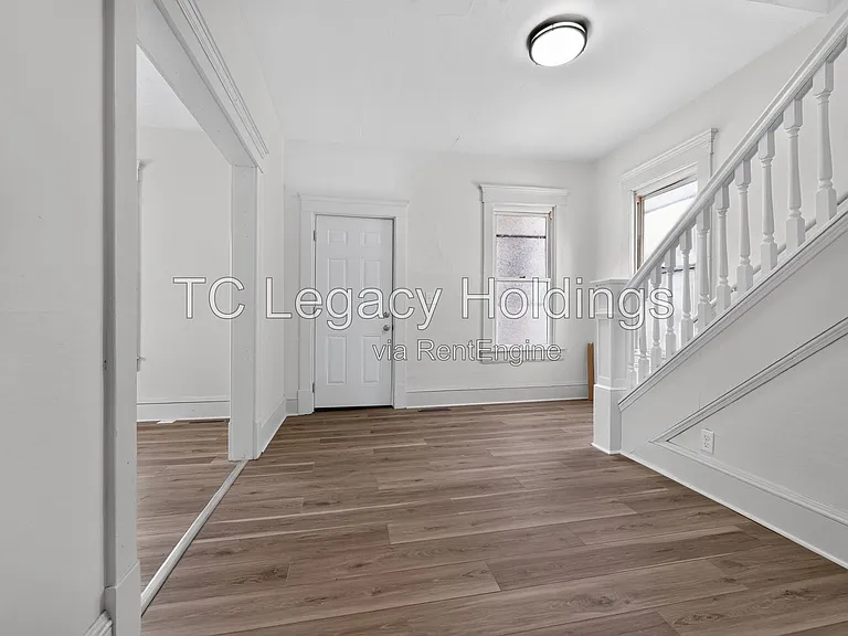 890 Traction St — Photo 10