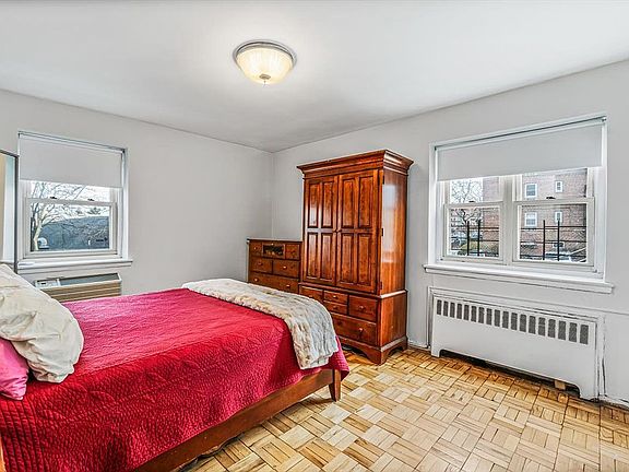 4th image of 144-55 Melbourne Ave #1H