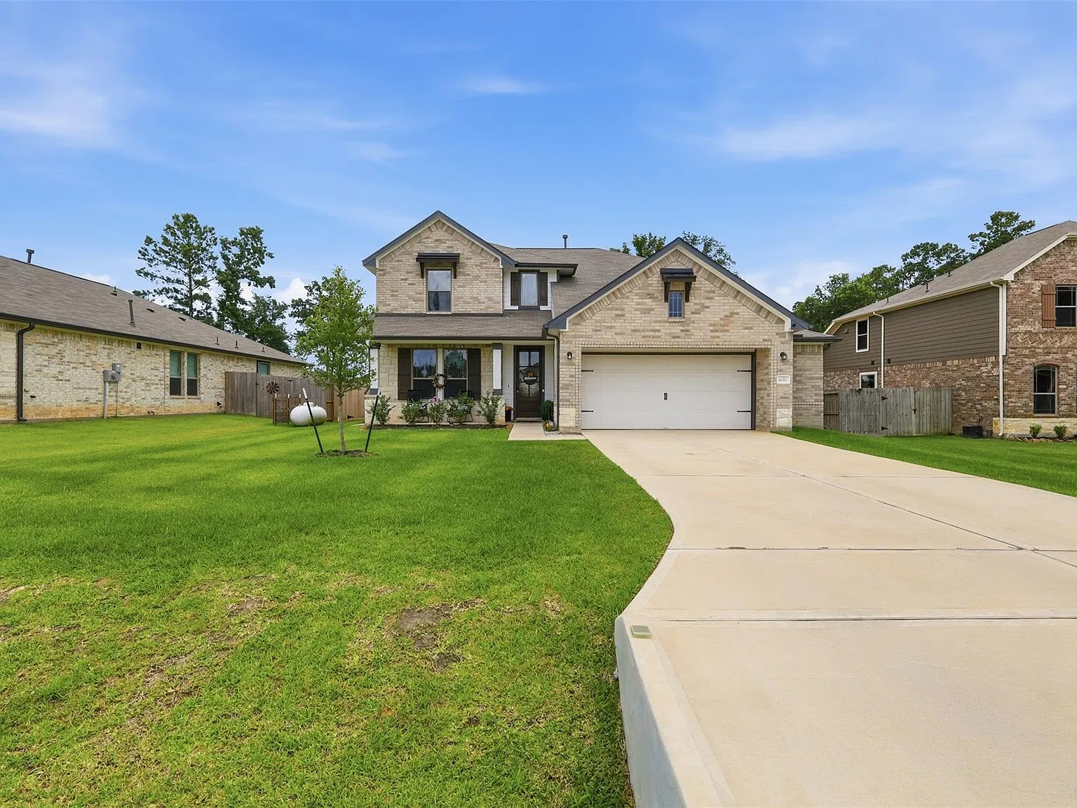 4 bed, 3.0 bath, 2688 sqft, $3,100 — Photo 2