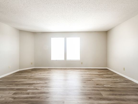 5th image of 864 Olmsted Dr