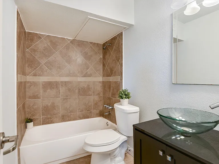 2020 S Congress Ave #1215 — Photo 10